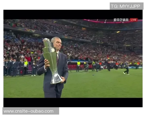 努诺门德斯社交媒体庆祝喜讯荣获年度第六冠荣耀归来