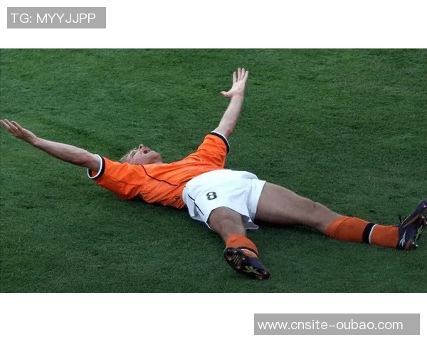 荷兰足球传奇里杰卡尔德亲临王博豪社交媒体激励球员奋勇向前