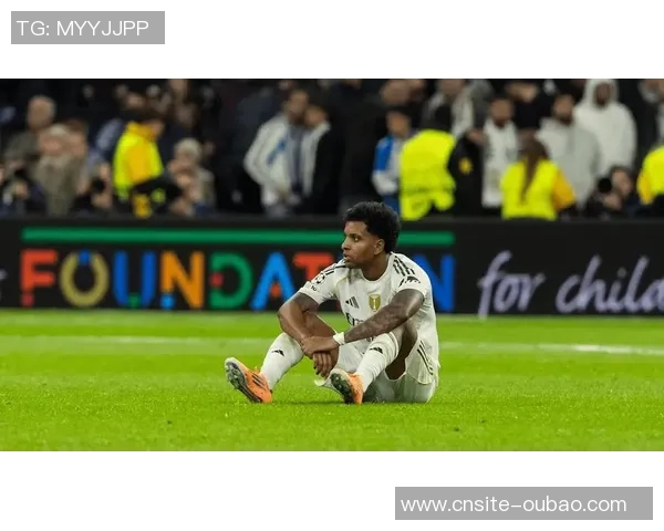 阿斯评:年轻与组织能力兼备的斯米特是皇马中场引援的理想人选 阿斯评:年轻与组织能力兼备的斯米特是皇马中场引援的理想人选