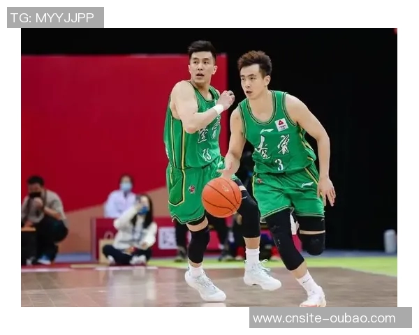 CBA新赛季明星球员争夺战赵睿郭艾伦胡明轩赵继伟占据买脚名额